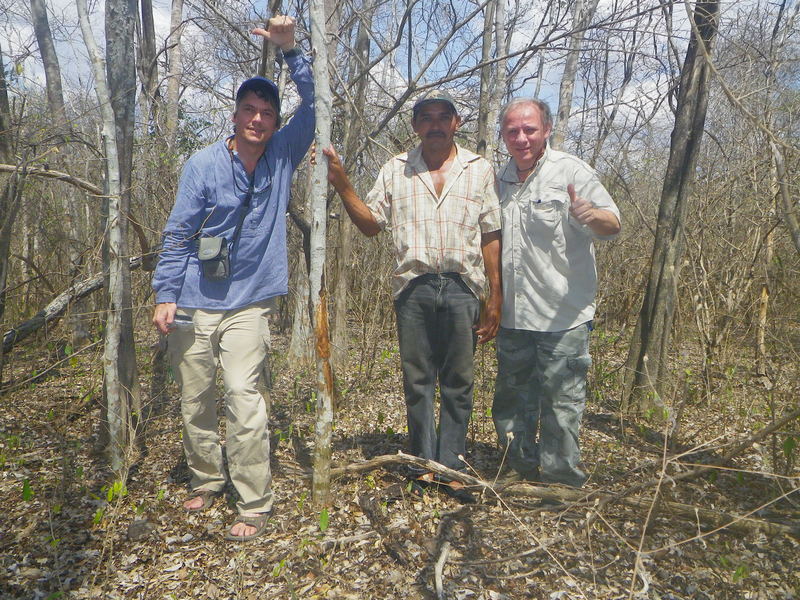 El grupo de Cazadores, incluido Herny Machuca // The Hunter Team, included Henry Machuca