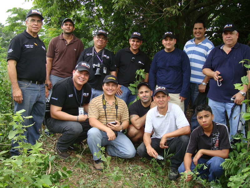 LOS CAZADORES. THE HUNTERS