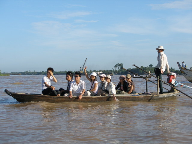 Friend in the floating market