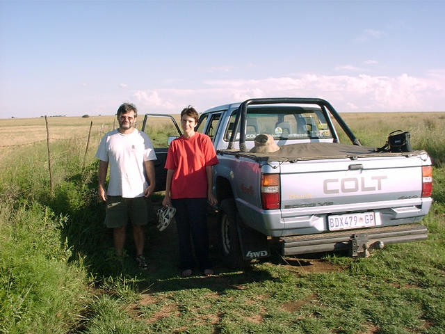 Peet and Hannie at the bakkie