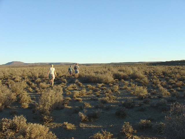 Walking to the Confluence, 2 km to go.